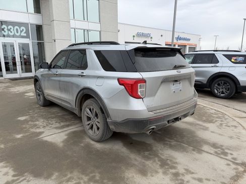 Certified 2023 Ford Explorer XLT w/ Equipment Group 202A image 3