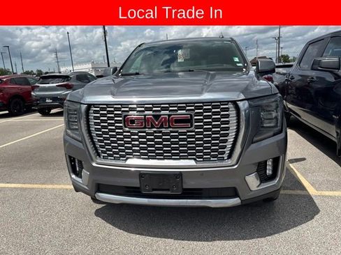 Used 2022 GMC Yukon XL Denali w/ Denali Premium Package AWD/4WD image 3