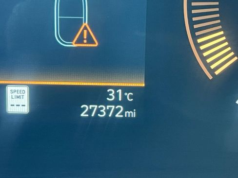 Used 2025 Hyundai Kona SEL image 40