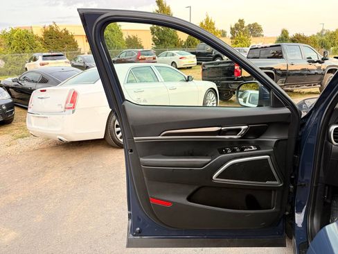 Used 2025 Kia Telluride S FWD image 14
