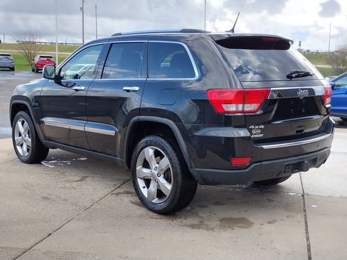 Used 2013 Jeep Grand Cherokee Overland w/ Advance Technology Group AWD/4WD image 18