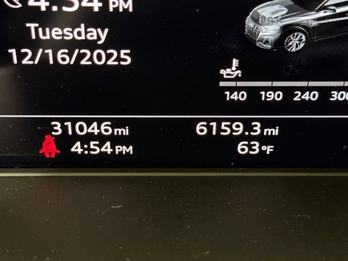 Used 2023 Audi Q5 e Premium Plus w/ Premium Plus Package image 23