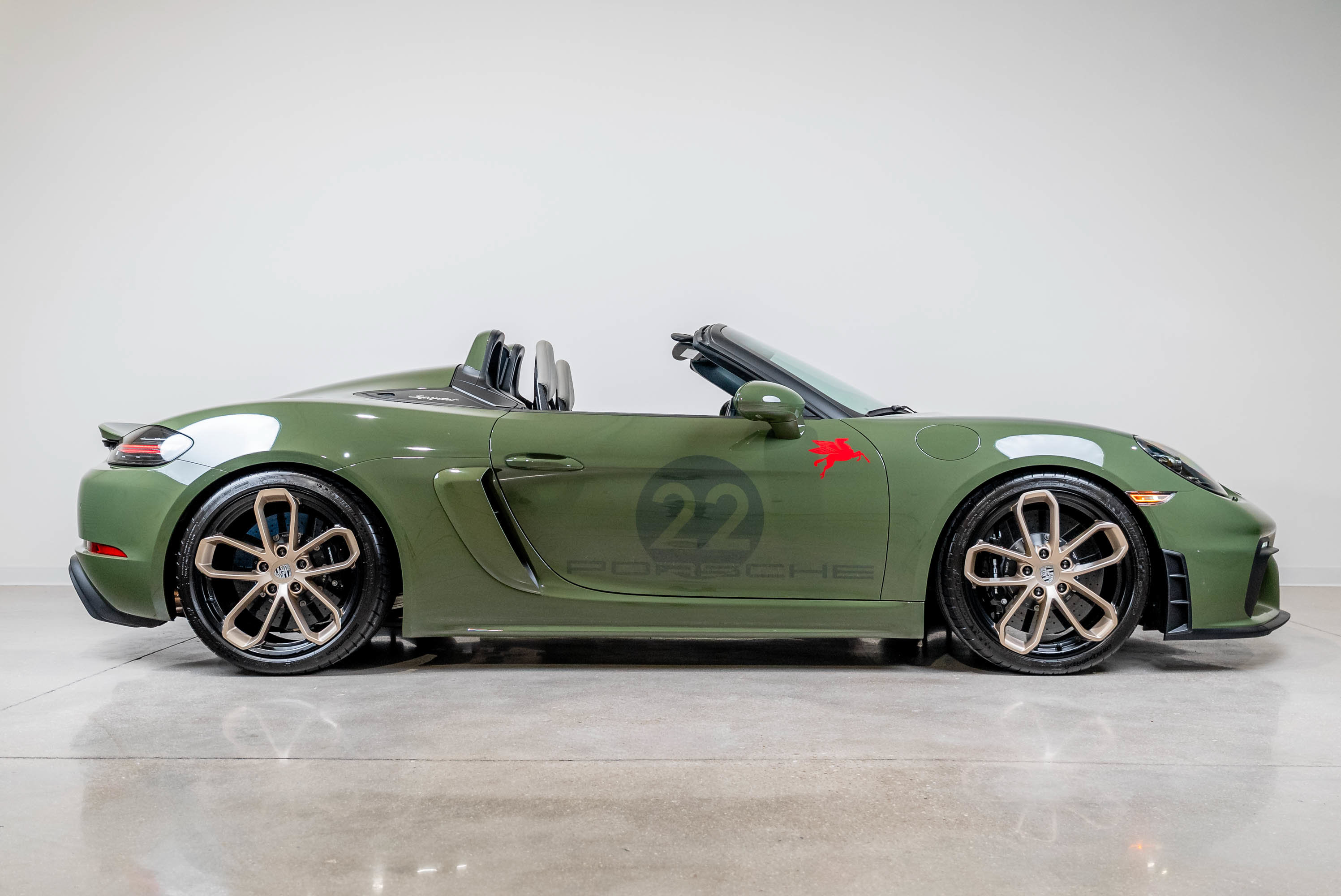 Used 2022 Porsche 718 Boxster Spyder RWD image 2