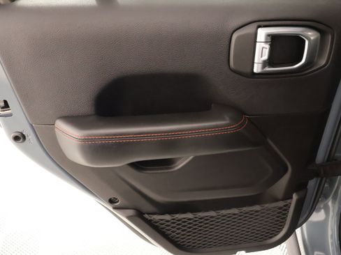 Used 2025 Jeep Gladiator Rubicon image 17