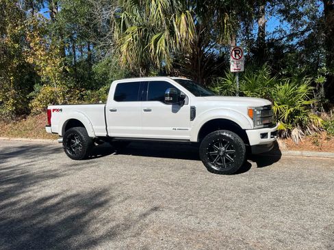 Used 2017 Ford F350 Platinum w/ Platinum Ultimate Package image 2