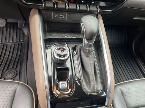 Used 2024 GMC Canyon Denali image 36