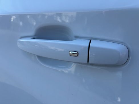 Used 2019 Chevrolet Traverse LT image 13