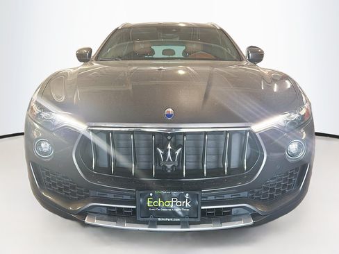 Used 2018 Maserati Levante S GranLusso AWD/4WD image 2