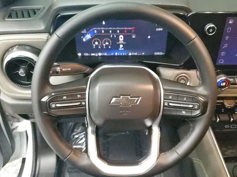 Used 2024 Chevrolet Colorado ZR2 w/ Safety Package AWD/4WD image 29
