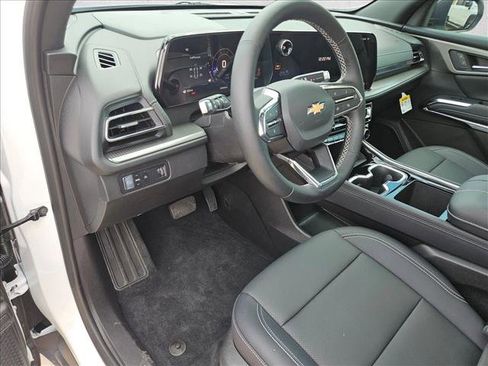 Used 2026 Chevrolet Traverse LT w/ Sun and Wheel Package FWD image 18
