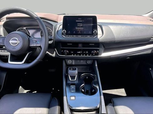 Certified 2023 Nissan Rogue SV w/ SV Premium B Package FWD image 16