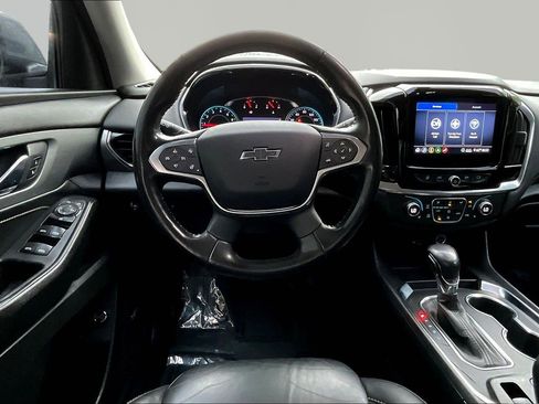 Used 2021 Chevrolet Traverse RS w/ LPO, Floor Liner Package FWD image 8