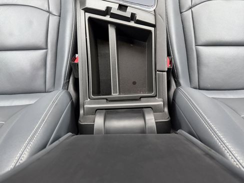 Used 2024 Buick Enclave Premium image 13