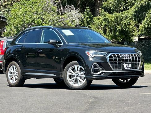 Used 2023 Audi Q3 2.0T Premium AWD/4WD image 2
