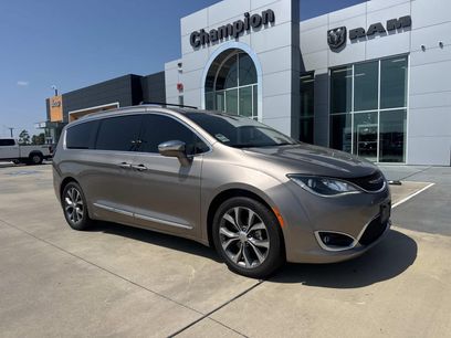 Used 2017 Chrysler Pacifica Limited