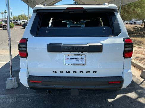 Used 2025 Toyota 4Runner SR5 image 12