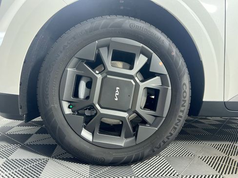 New 2026 Kia Carnival EX image 13