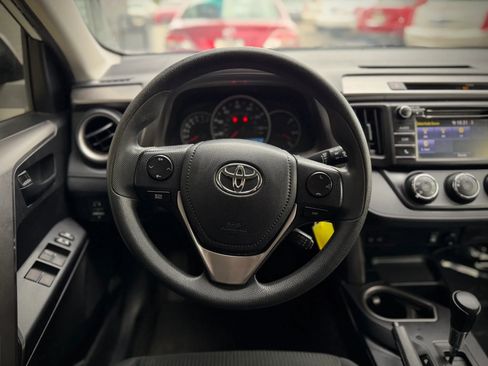 Used 2016 Toyota RAV4 LE FWD image 8