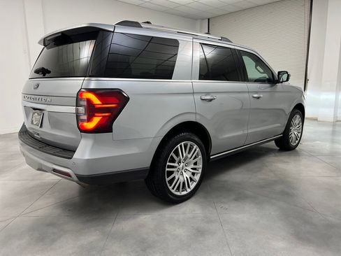 Used 2024 Ford Expedition Limited image 7