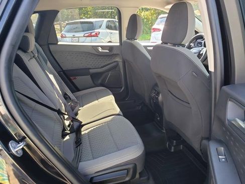 Used 2020 Ford Escape SE image 14
