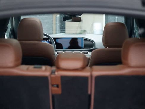 Used 2024 Mercedes-Benz GLE 350 4MATIC w/ Driver Assistance Package image 30