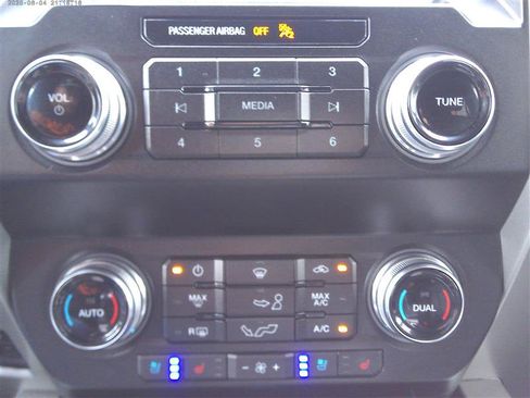 Used 2019 Ford F150 Lariat w/ Equipment Group 502A Luxury AWD/4WD image 16