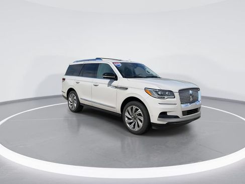 Used 2022 Lincoln Navigator Reserve AWD/4WD image 1