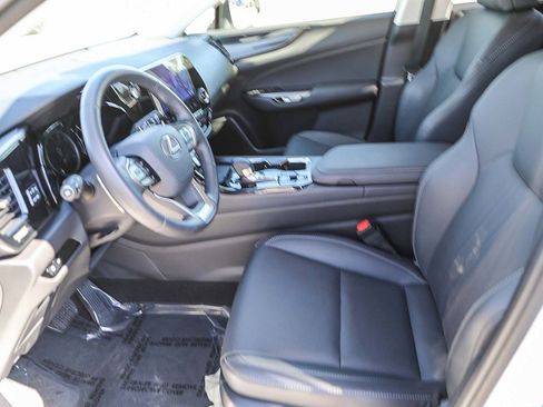 Used 2025 Lexus NX 250 FWD image 17