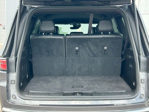 Used 2024 Jeep Wagoneer Series III AWD/4WD image 59
