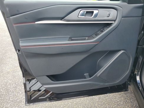 Used 2025 Ford Explorer ST-Line w/ ST-Line Street Pack AWD/4WD image 8