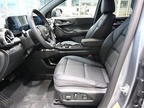 New 2026 Chevrolet Equinox LT w/ Convenience Package II image 9