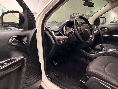 Used 2016 Dodge Journey SE w/ Flexible Seating Group image 11