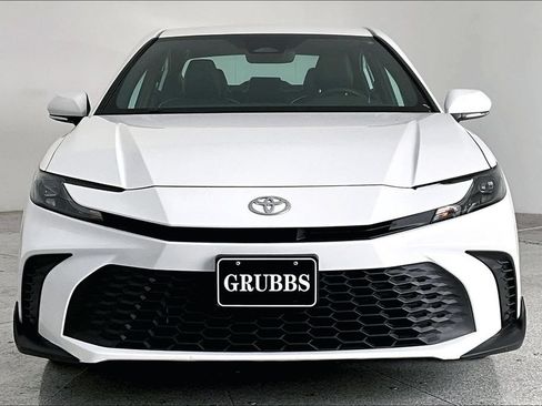 Used 2025 Toyota Camry SE w/ Convenience Package AWD/4WD image 3