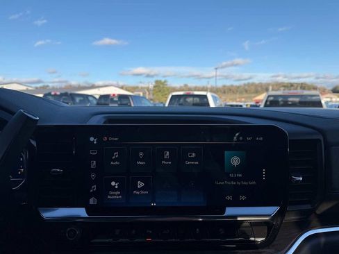 Used 2024 Chevrolet Silverado 2500 LTZ w/ LTZ Convenience Package image 34