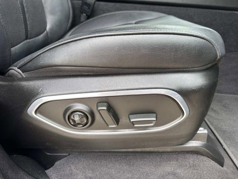 Used 2023 Jeep Wagoneer L Series II image 13