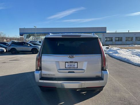 Used 2020 Cadillac Escalade ESV Luxury image 4