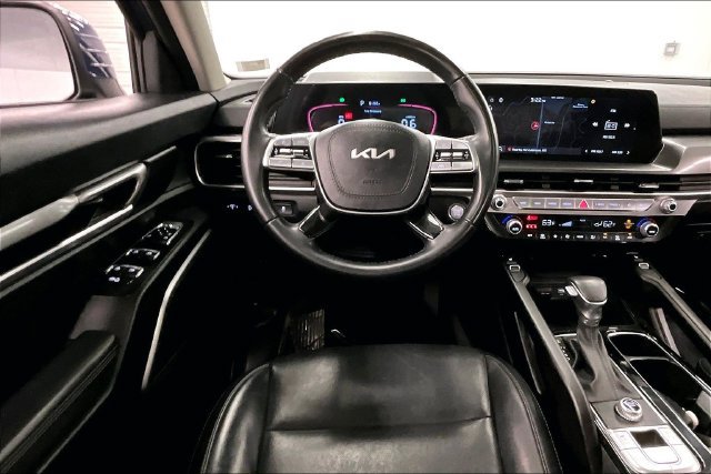 Used 2025 Kia Telluride S FWD image 6