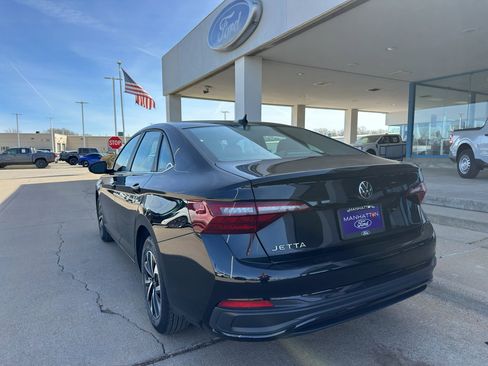 Used 2024 Volkswagen Jetta S image 6