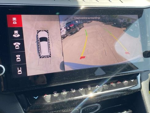 New 2026 Jeep Grand Cherokee Limited w/ Luxury Tech Group II AWD/4WD image 25
