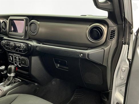 Used 2022 Jeep Gladiator Willys image 17