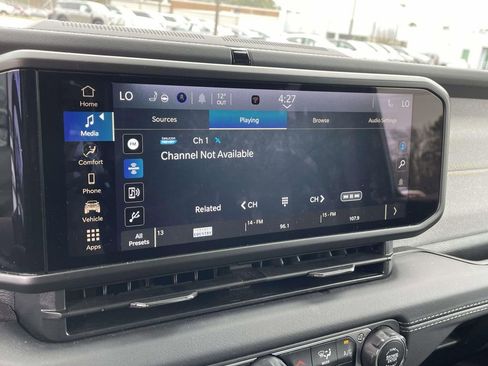 Used 2025 Jeep Wrangler Unlimited Sahara w/ Safety Group image 24