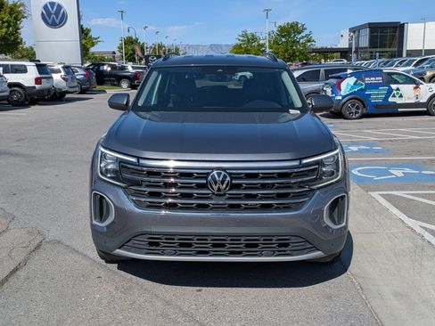 Used 2024 Volkswagen Atlas SE AWD/4WD image 12