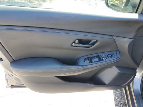 Used 2024 Nissan Sentra S image 11