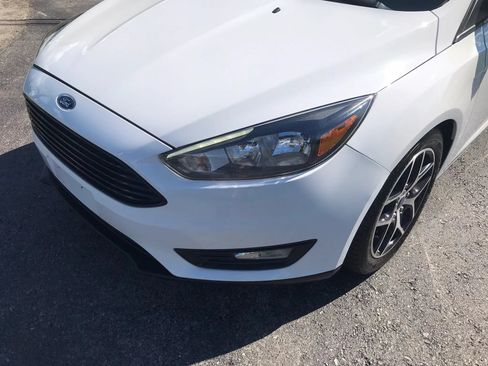 Used 2018 Ford Focus SE w/ SE Appearance Package FWD image 52