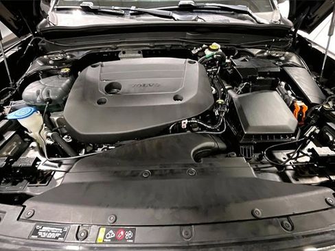 Certified 2024 Volvo XC40 B5 Core image 11