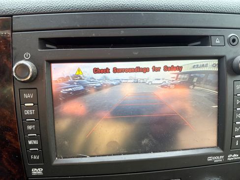 Used 2014 GMC Yukon XL Denali image 29