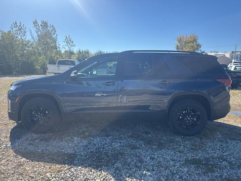 Used 2023 Chevrolet Traverse LT w/ Midnight/Sport Edition image 2