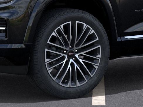 New 2026 GMC Terrain Denali w/ LPO, Black Badging Package AWD/4WD image 9