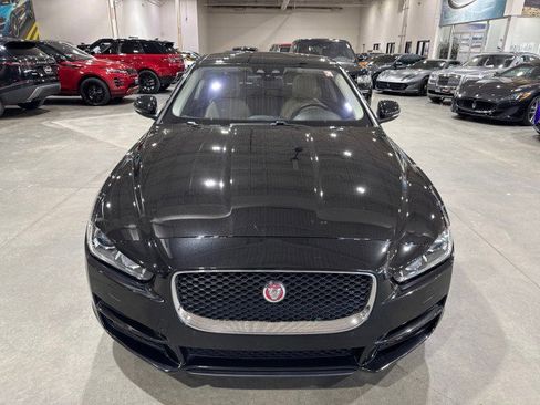 Used 2017 Jaguar XE Prestige image 2