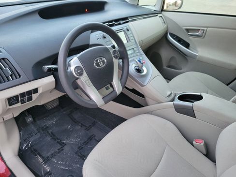 Used 2014 Toyota Prius Two image 13